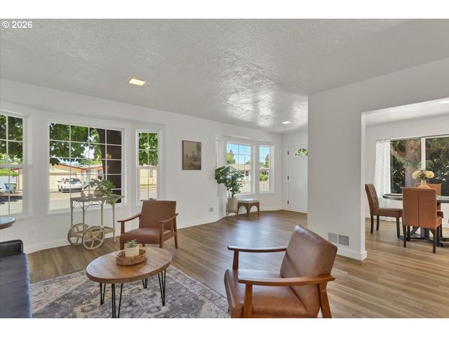 4826 FUTURE Rd Ne, Salem, OR 97305