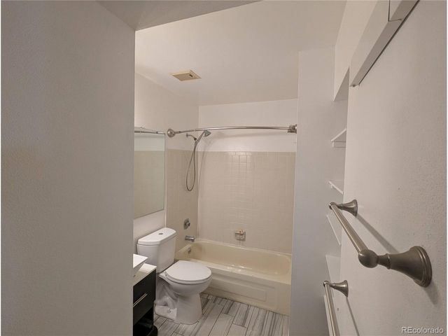 8335 Fairmount Dr 3-203, Denver, CO 80247