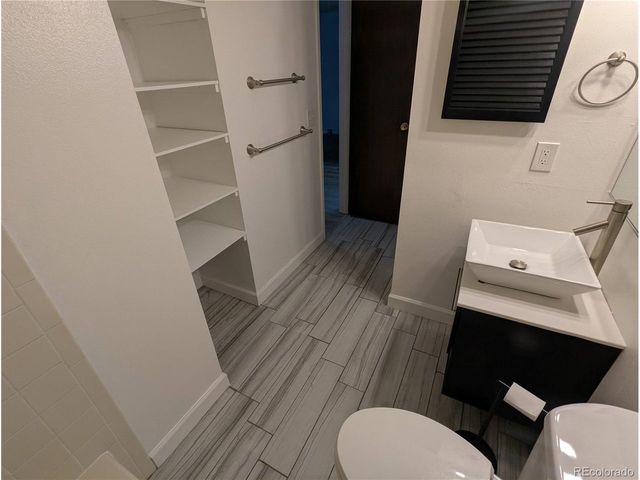 8335 Fairmount Dr 3-203, Denver, CO 80247