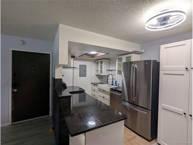 8335 Fairmount Dr 3-203, Denver, CO 80247