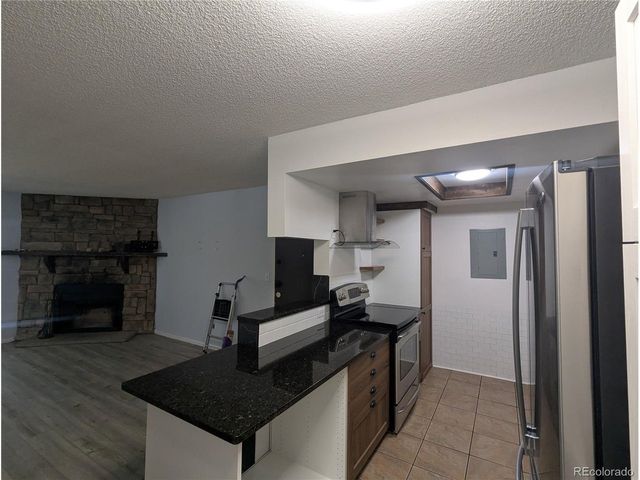 8335 Fairmount Dr 3-203, Denver, CO 80247