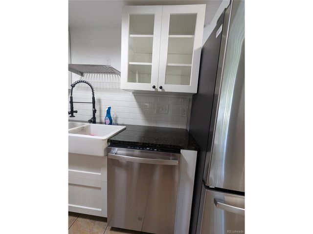 8335 Fairmount Dr 3-203, Denver, CO 80247