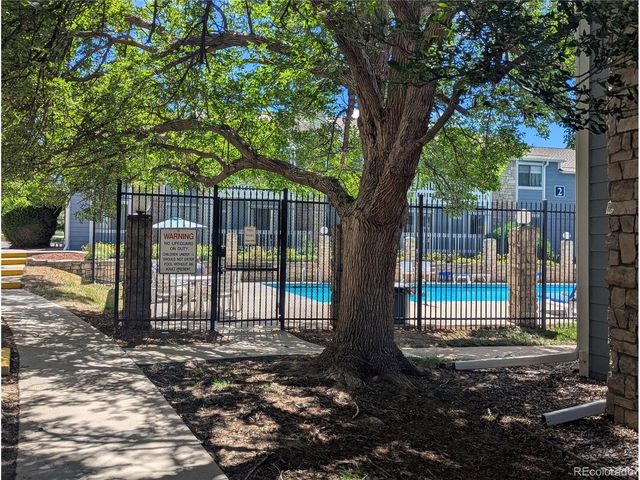 8335 Fairmount Dr 3-203, Denver, CO 80247