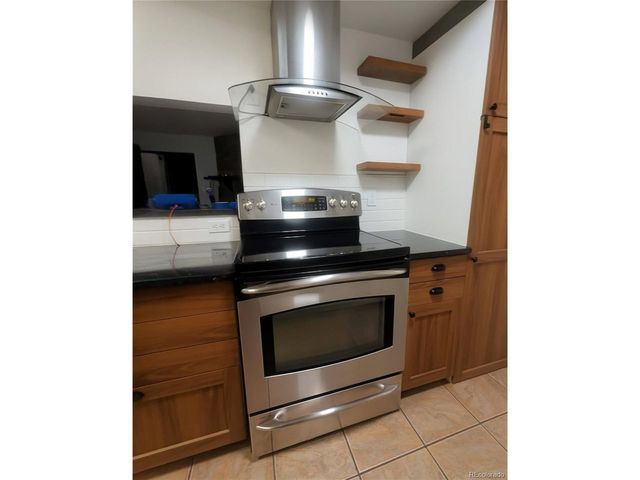 8335 Fairmount Dr 3-203, Denver, CO 80247