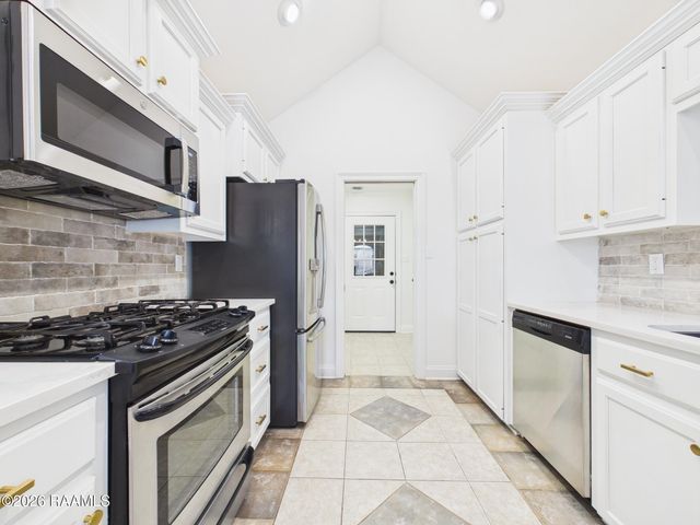 504 Beacon Drive, Youngsville, LA 70592