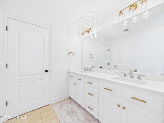 504 Beacon Drive, Youngsville, LA 70592