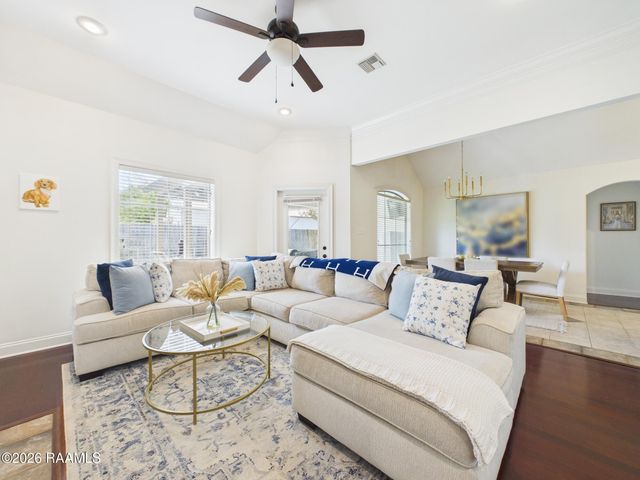 504 Beacon Drive, Youngsville, LA 70592