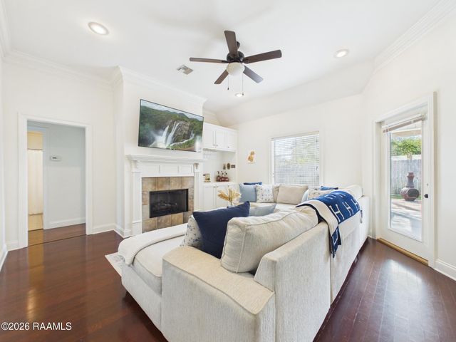 504 Beacon Drive, Youngsville, LA 70592