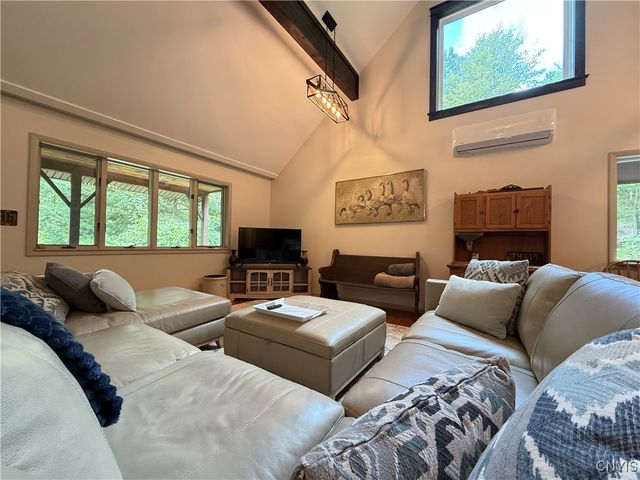 8 Westwood Drive, Veteran, NY 14864