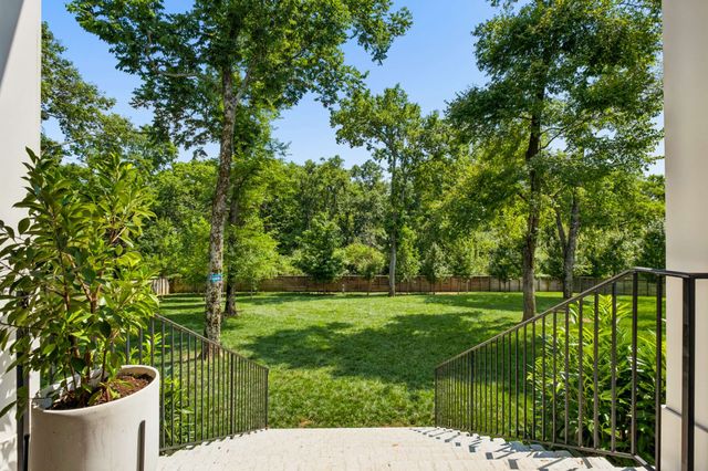 835 Battery Ln, Nashville, TN 37220