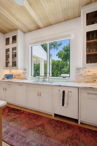 835 Battery Ln, Nashville, TN 37220