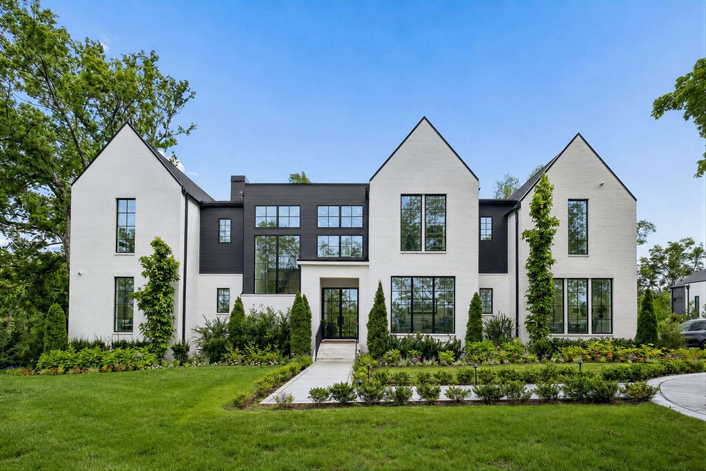 835 Battery Ln, Nashville, TN 37220