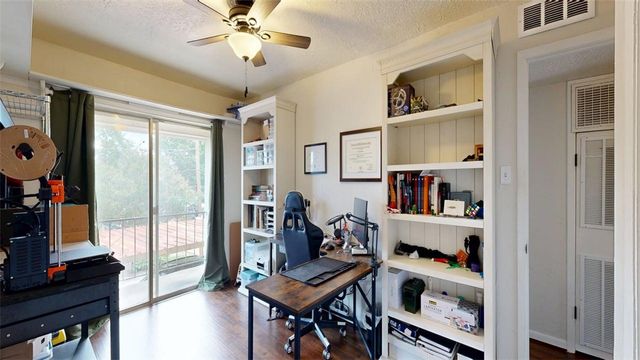 3808 Plainsman Lane, Bryan, TX 77802