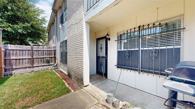 3808 Plainsman Lane, Bryan, TX 77802