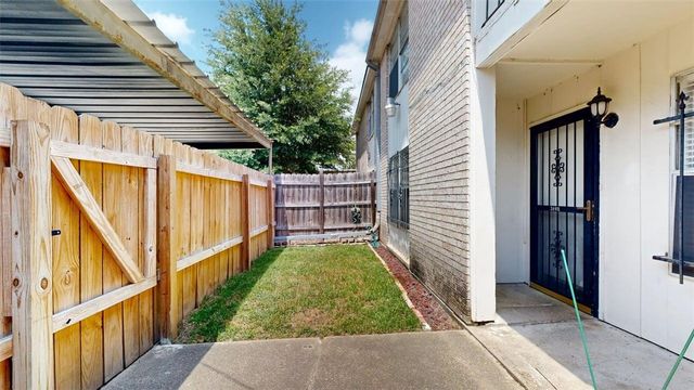 3808 Plainsman Lane, Bryan, TX 77802
