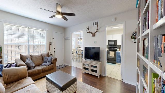 3808 Plainsman Lane, Bryan, TX 77802