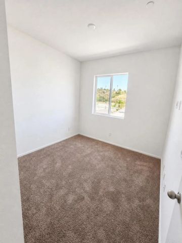438 Creekside Circle, San Diego, CA 92114
