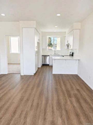 438 Creekside Circle, San Diego, CA 92114