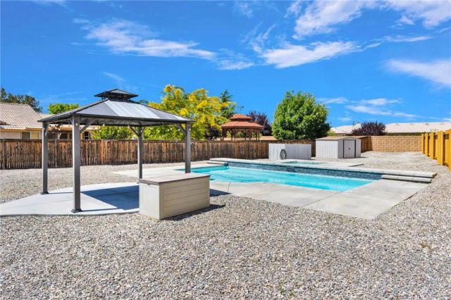 12784 Skyline Ranch, Apple Valley, CA 92308