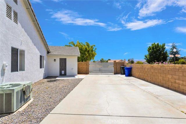 12784 Skyline Ranch, Apple Valley, CA 92308