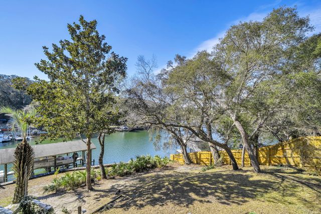 123 Star Drive, Fort Walton Beach, FL 32547