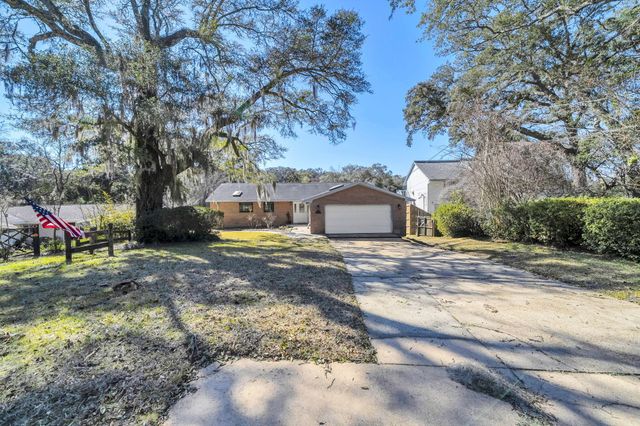 123 Star Drive, Fort Walton Beach, FL 32547