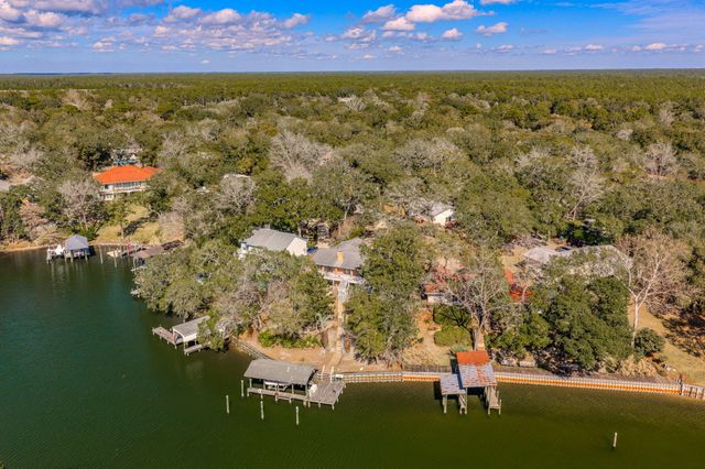 123 Star Drive, Fort Walton Beach, FL 32547