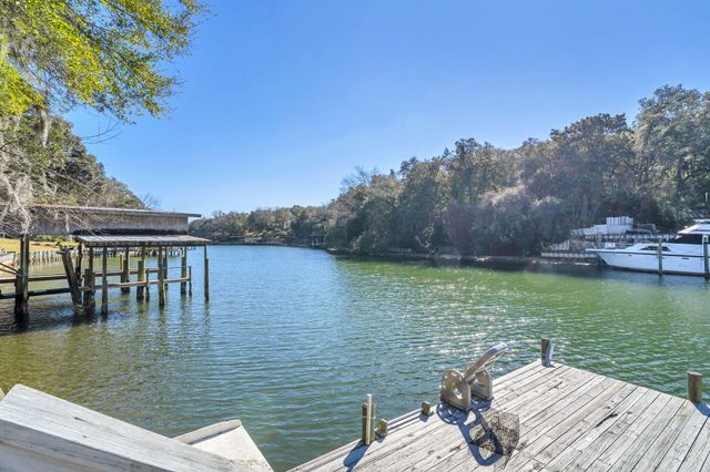 123 Star Drive, Fort Walton Beach, FL 32547