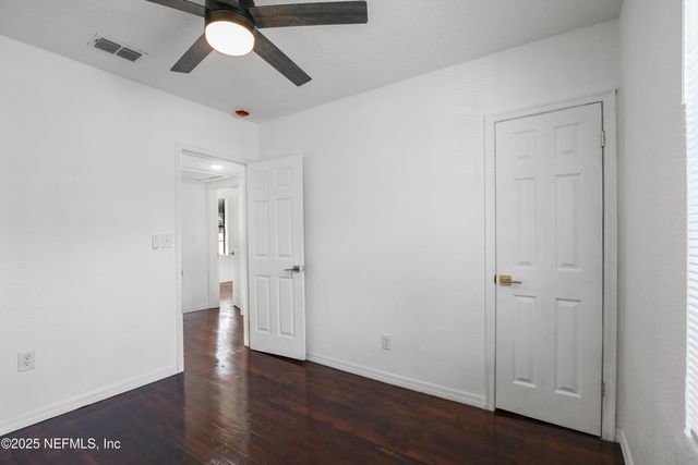 5246 SUNDERLAND Road, Jacksonville, FL 32210