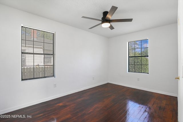 5246 SUNDERLAND Road, Jacksonville, FL 32210