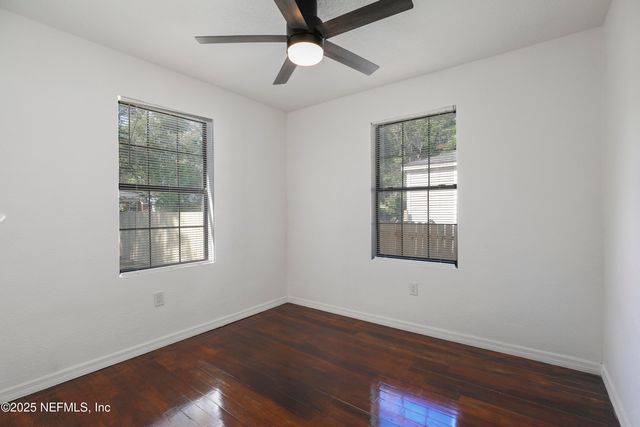 5246 SUNDERLAND Road, Jacksonville, FL 32210