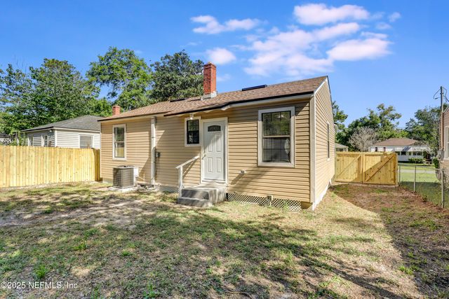 5246 SUNDERLAND Road, Jacksonville, FL 32210