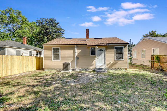 5246 SUNDERLAND Road, Jacksonville, FL 32210