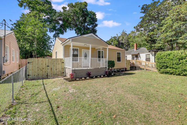 5246 SUNDERLAND Road, Jacksonville, FL 32210