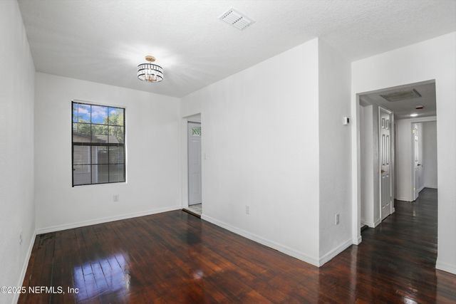 5246 SUNDERLAND Road, Jacksonville, FL 32210