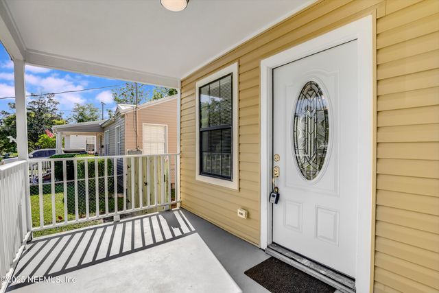 5246 SUNDERLAND Road, Jacksonville, FL 32210