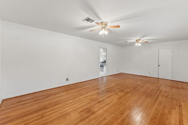 1421 22nd Street, Huntsville, TX 77340
