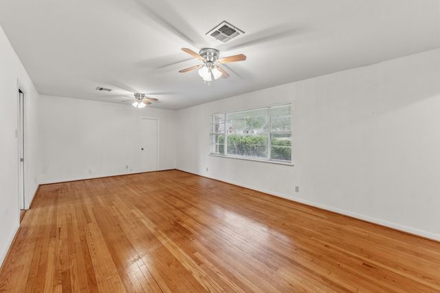 1421 22nd Street, Huntsville, TX 77340