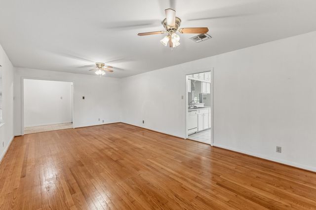 1421 22nd Street, Huntsville, TX 77340