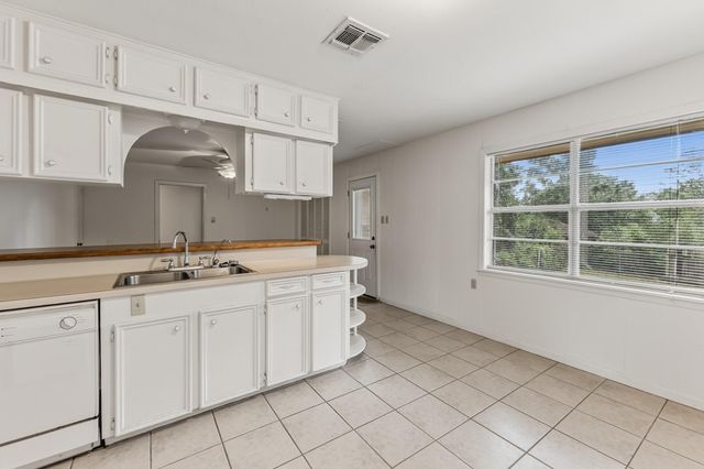 1421 22nd Street, Huntsville, TX 77340