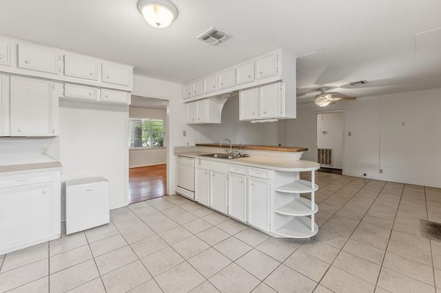 1421 22nd Street, Huntsville, TX 77340