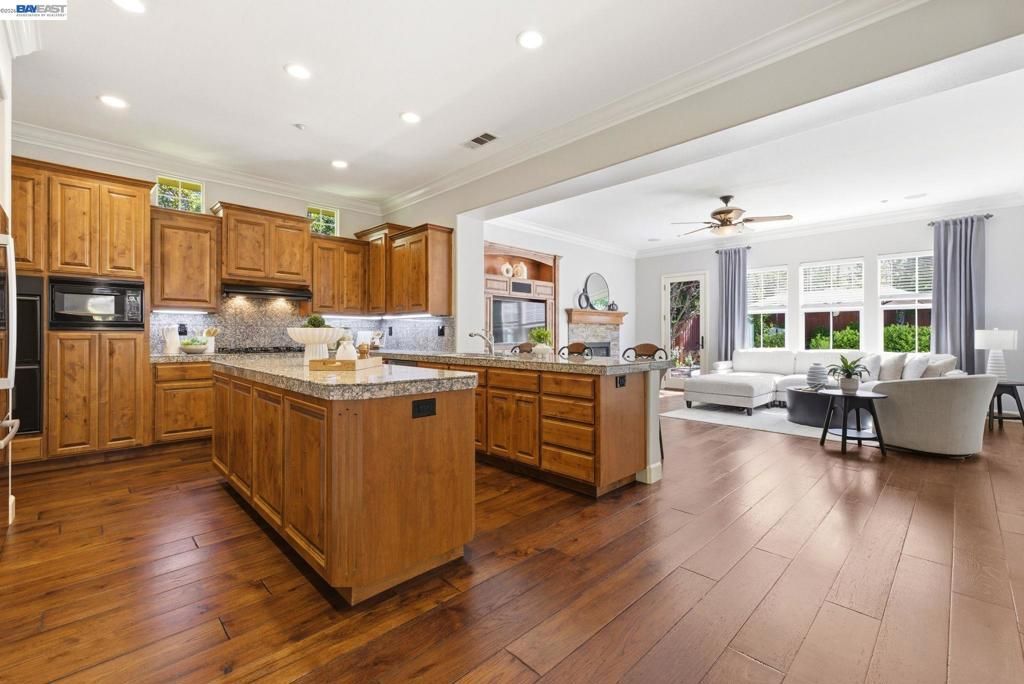 Image 12 of property listing at 3070 Olivoro Ct, Livermore, CA 94550