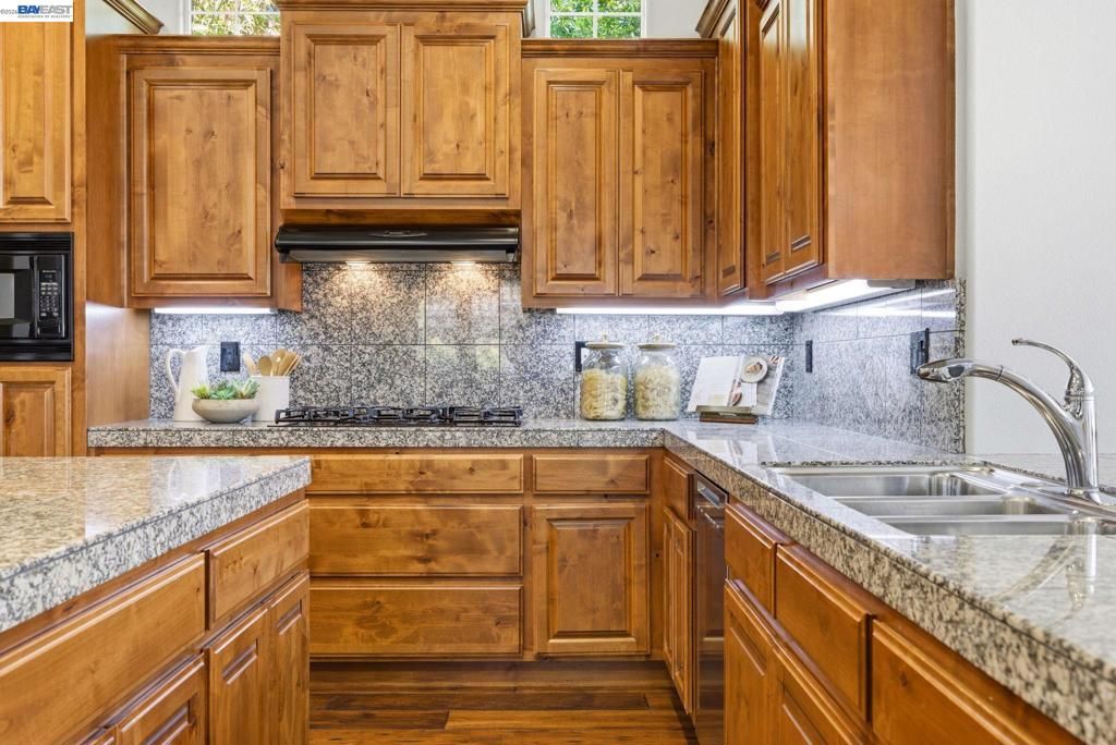 Image 13 of property listing at 3070 Olivoro Ct, Livermore, CA 94550