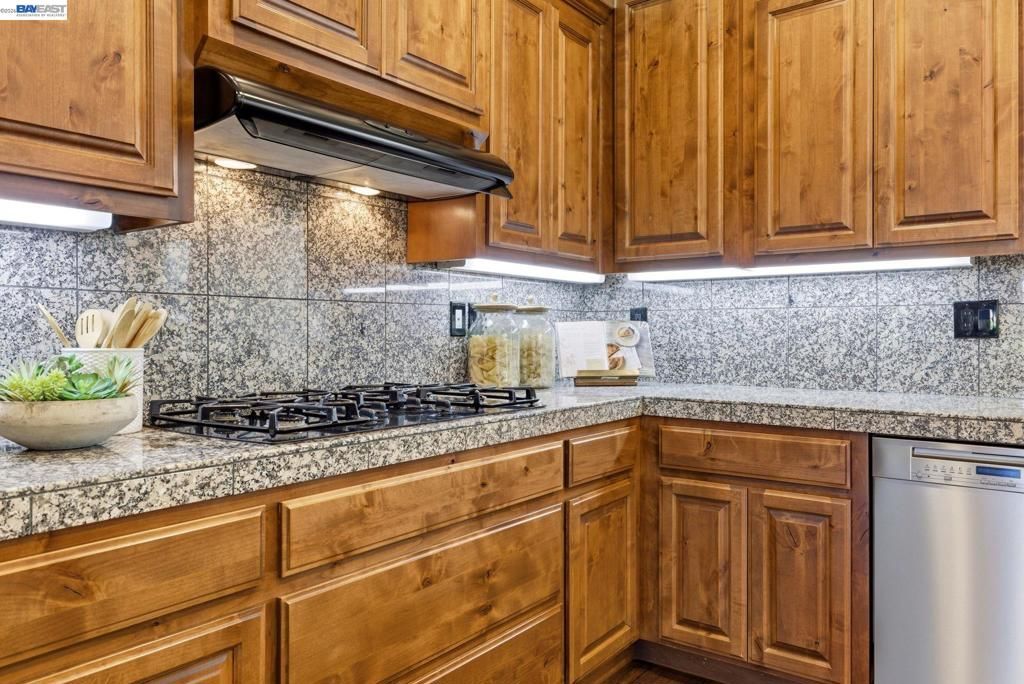 Image 15 of property listing at 3070 Olivoro Ct, Livermore, CA 94550