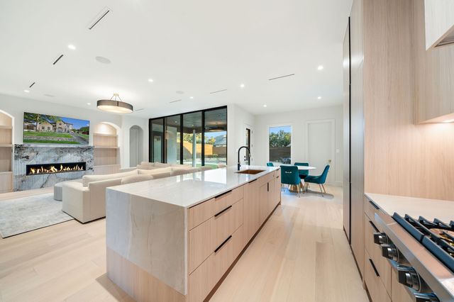 6912 CRYSTAL FALLS Drive, Plano, TX 75024