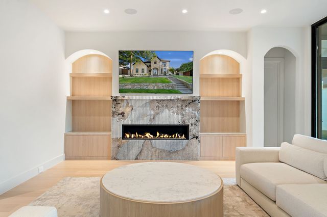 6912 CRYSTAL FALLS Drive, Plano, TX 75024