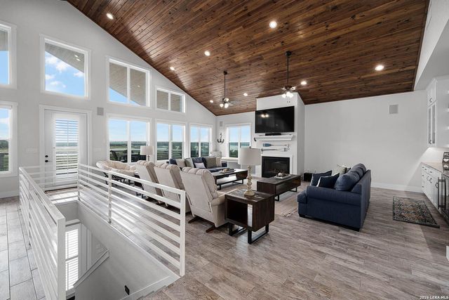 1447 Tamarack, Canyon Lake, TX 78133