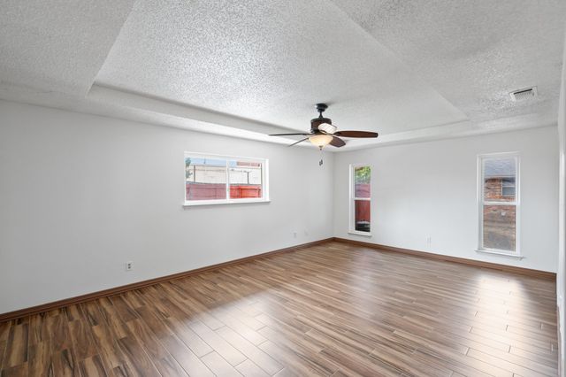 110 S Capri Drive, Duncanville, TX 75116