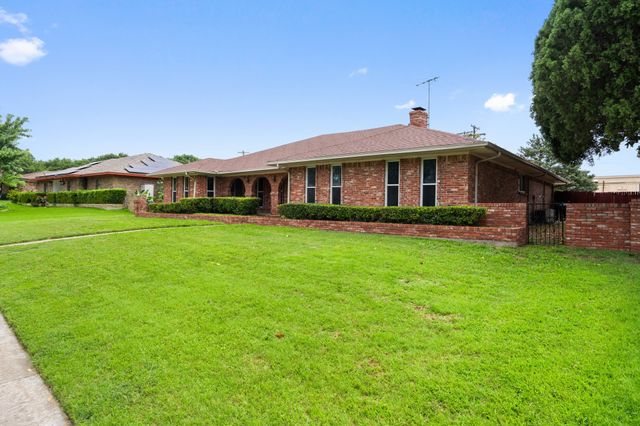 110 S Capri Drive, Duncanville, TX 75116