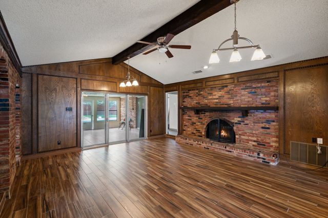 110 S Capri Drive, Duncanville, TX 75116